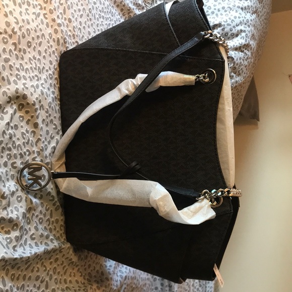 Michael Kors Handbags - Michael Kors LG Chain Shldr Tote